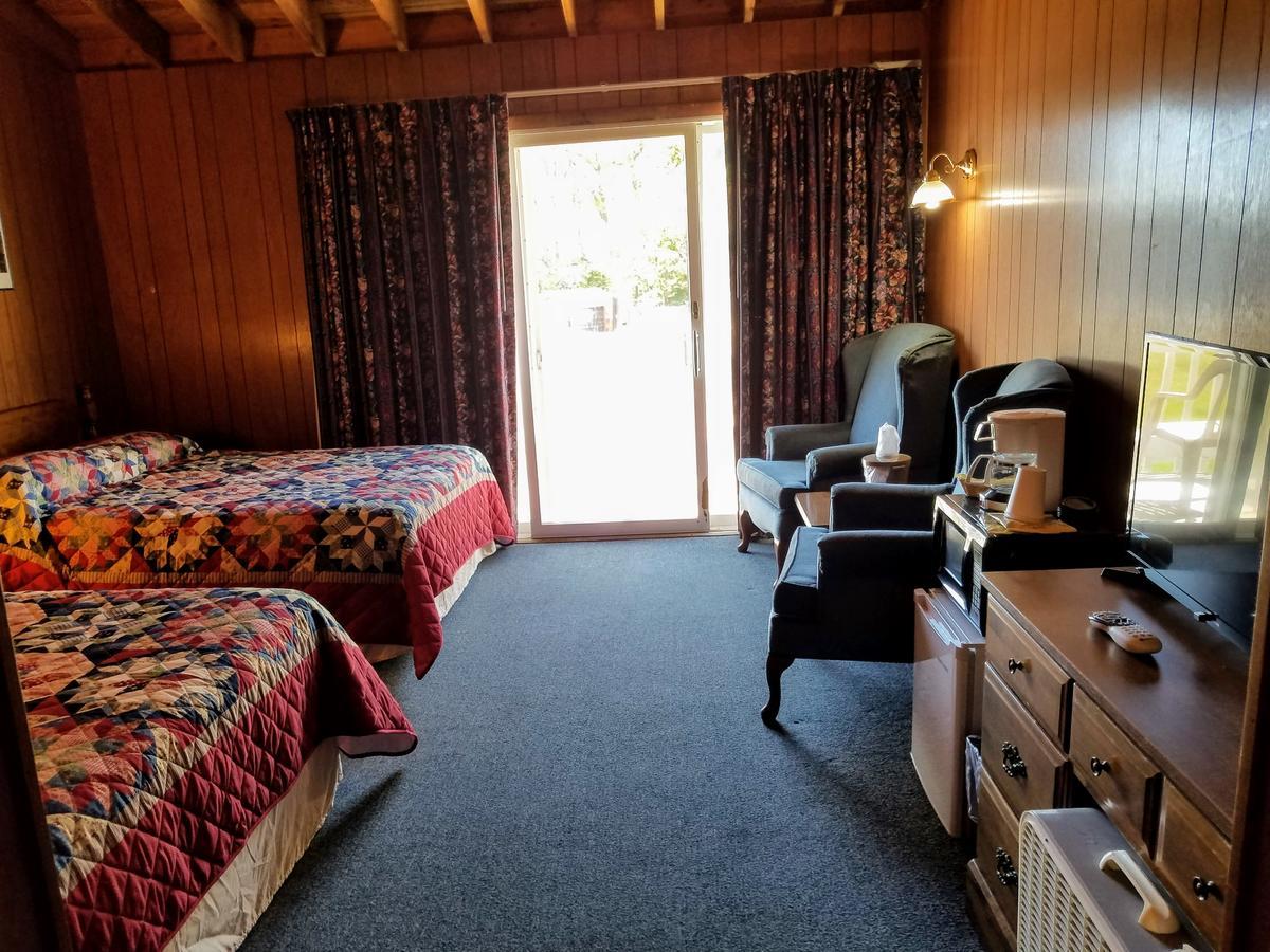 Smugglers Cove Inn Dayville Eksteriør bilde